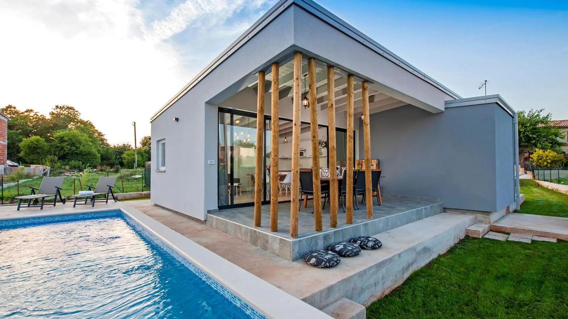 Vollstaendig Freistehende Designervilla Mit Infinity Pool Marcana 0*,