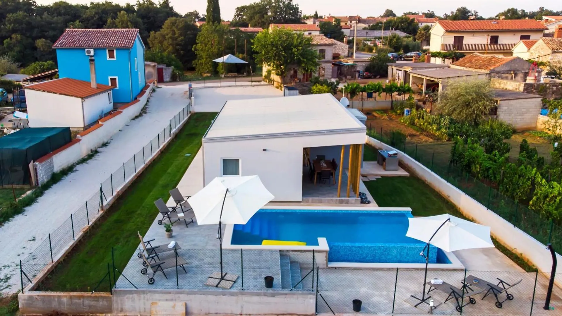 Holiday home Vollstaendig Freistehende Designervilla Mit Infinity Pool Marcana Croatia