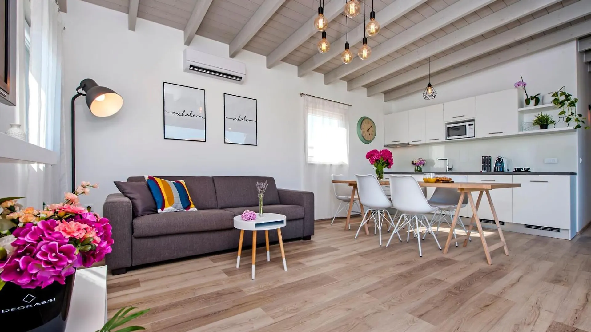 Vollstaendig Freistehende Designervilla Mit Infinity Pool Marcana Holiday home